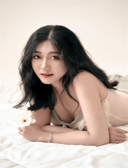 从艺术角度分析《冤家成双对 第一季》无人机拍摄的视角与稳定性 【国际影响评估】